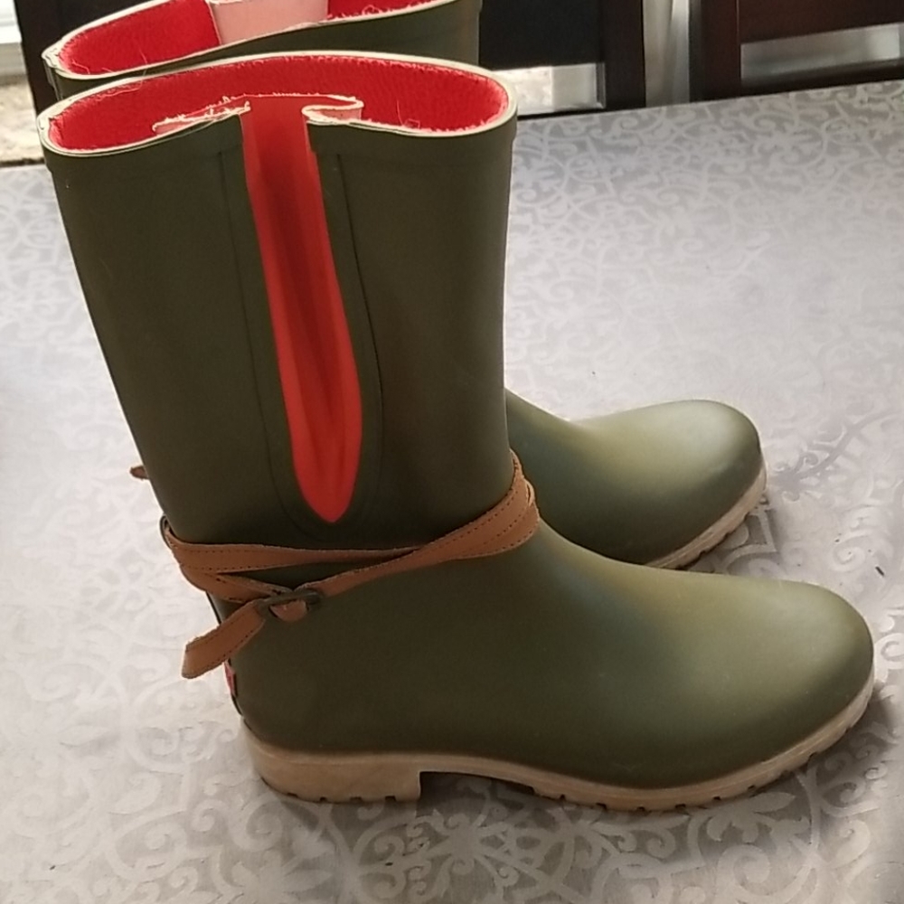 Sperry Hunter Green rain/snow boots